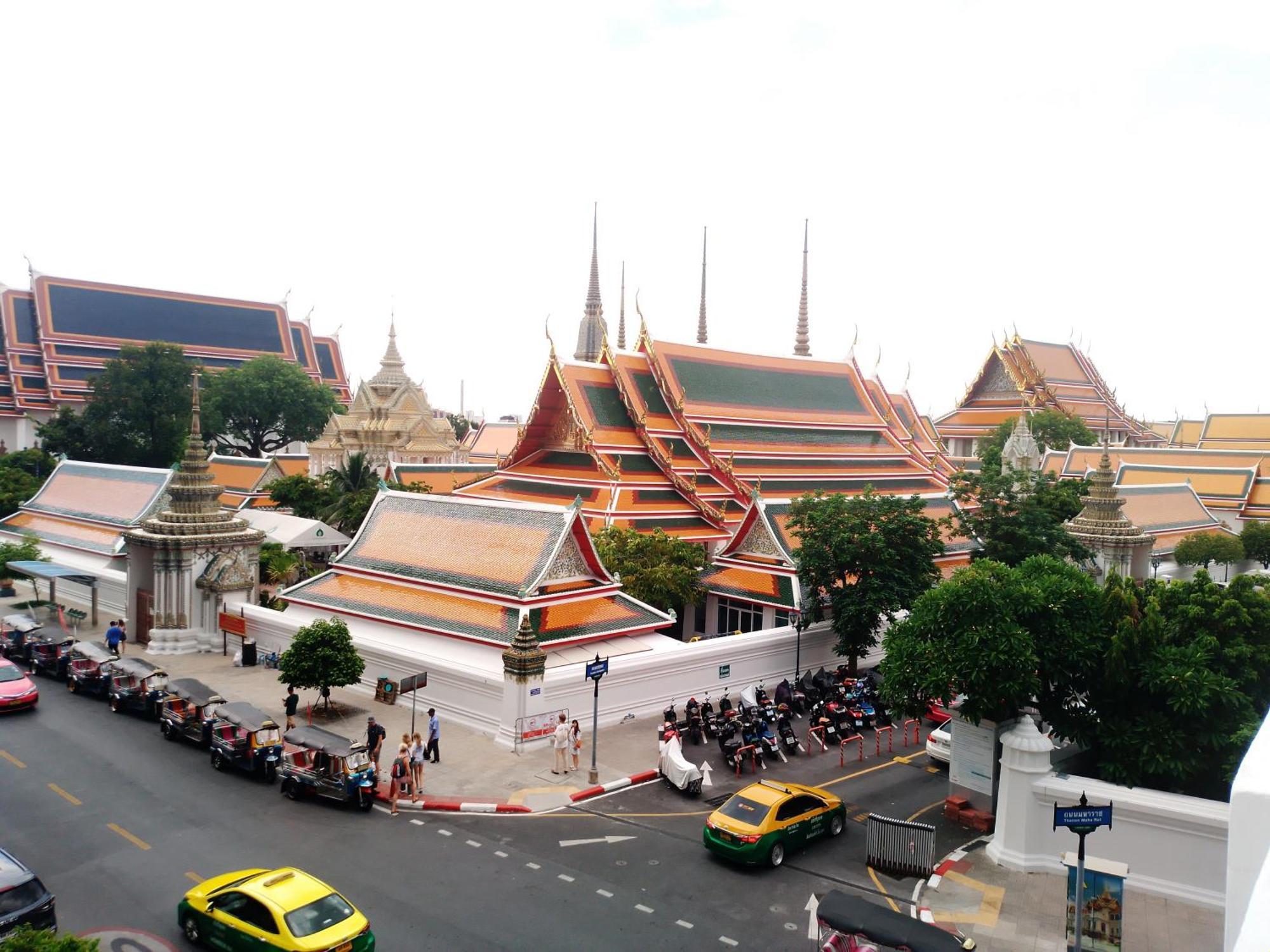 Hotel Chetuphon Gate Bangkok Exterior foto